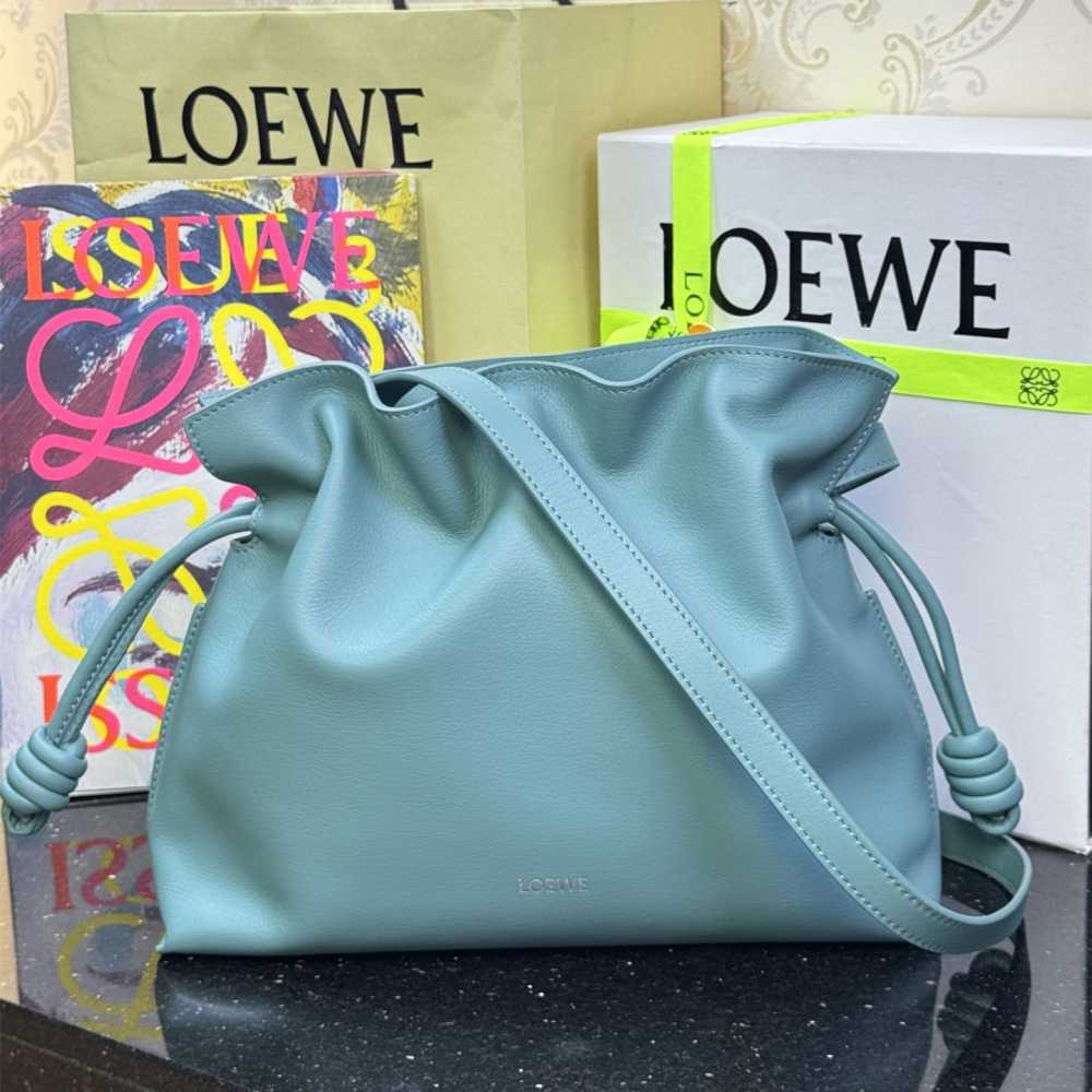 高仿Loewe*Flamenco系列4412小牛皮雲朵包水藍色中號免檢版