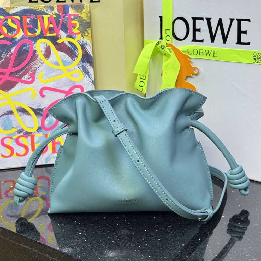 高仿Loewe*Flamenco系列4412小牛皮雲朵包水藍色小號免檢版