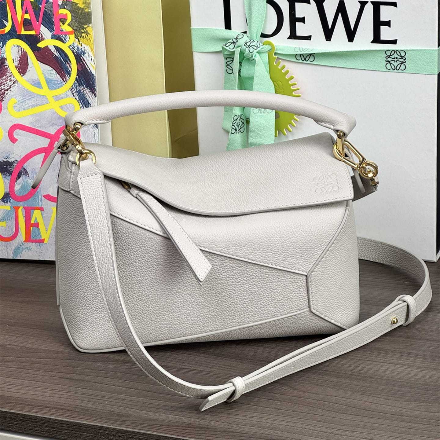 高仿Loewe*Puzzle系列1769單肩包小牛皮白色小號免檢版