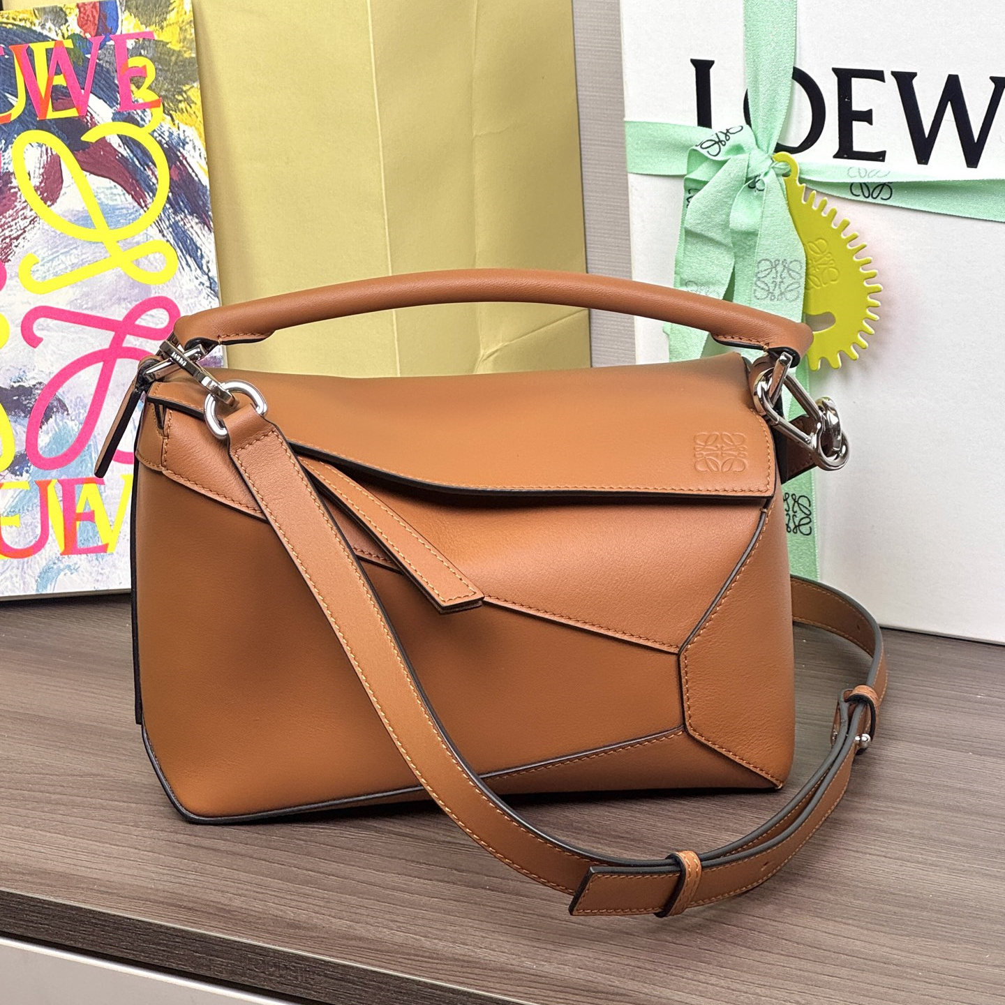 高仿Loewe*Puzzle系列2530單肩包小牛皮棕褐色小號免檢版
