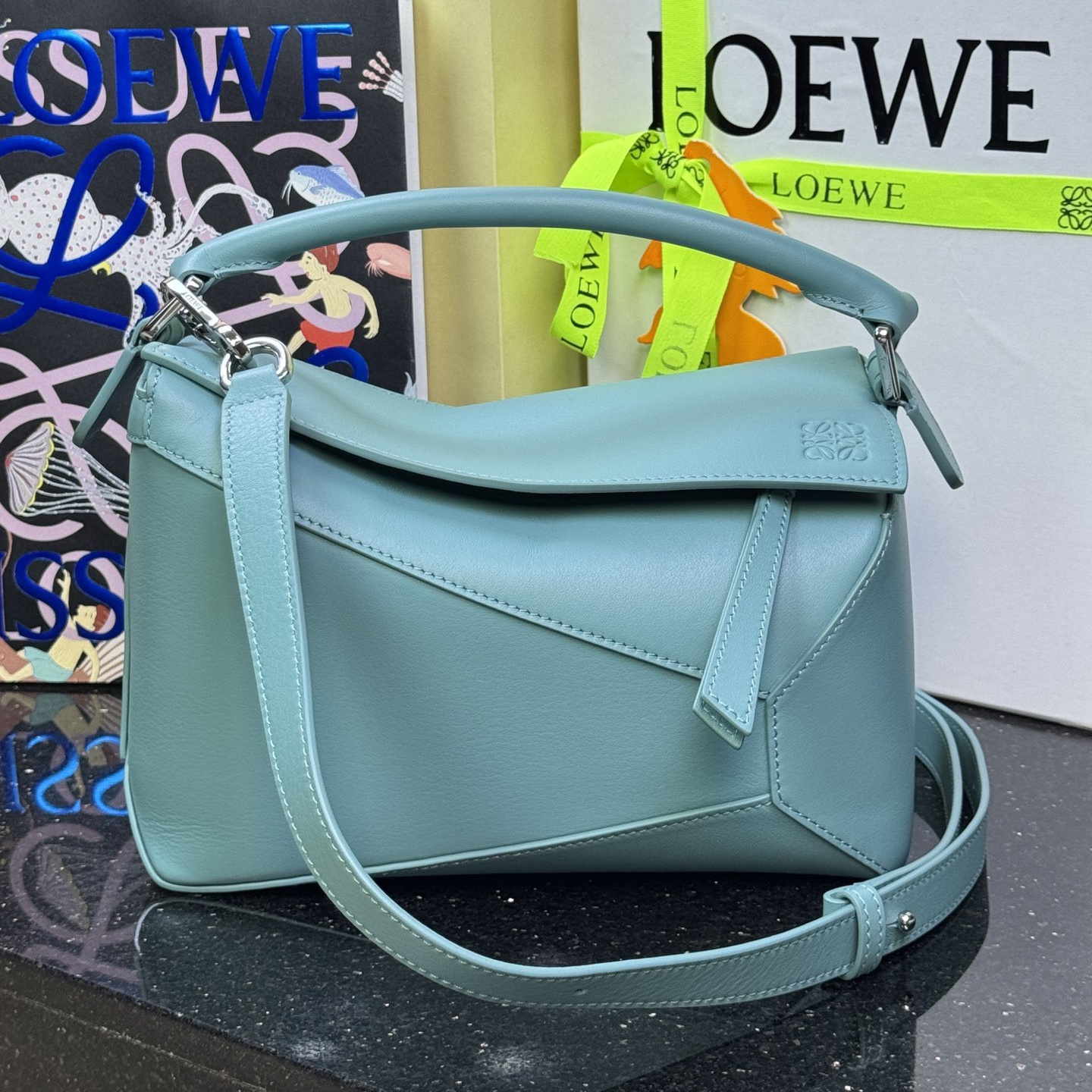 高仿Loewe*Puzzle系列4412單肩包小牛皮水藍色小號免檢版