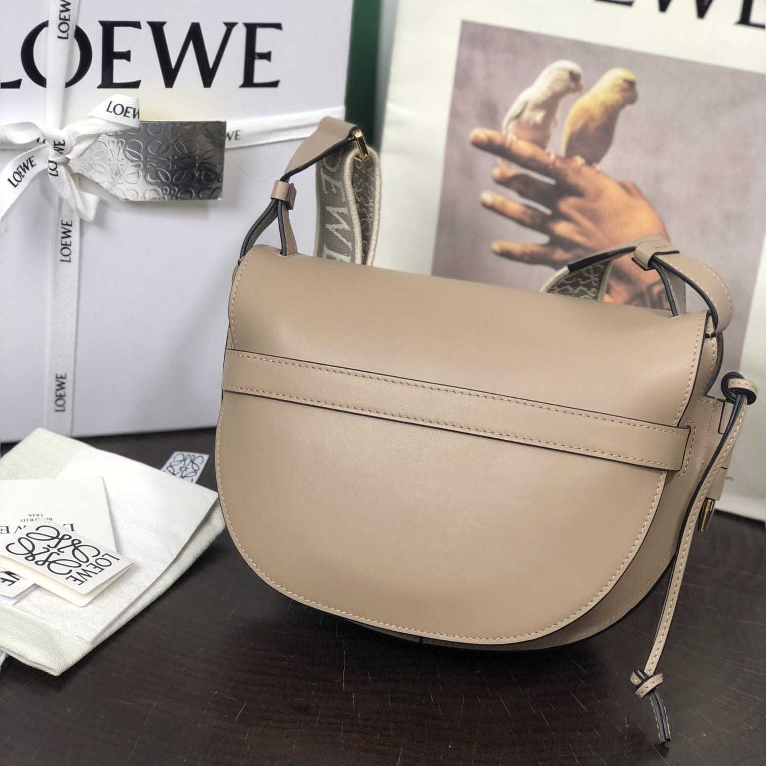 高仿Loewe*Gate系列2150小牛皮斜挎包沙色Mini免檢版