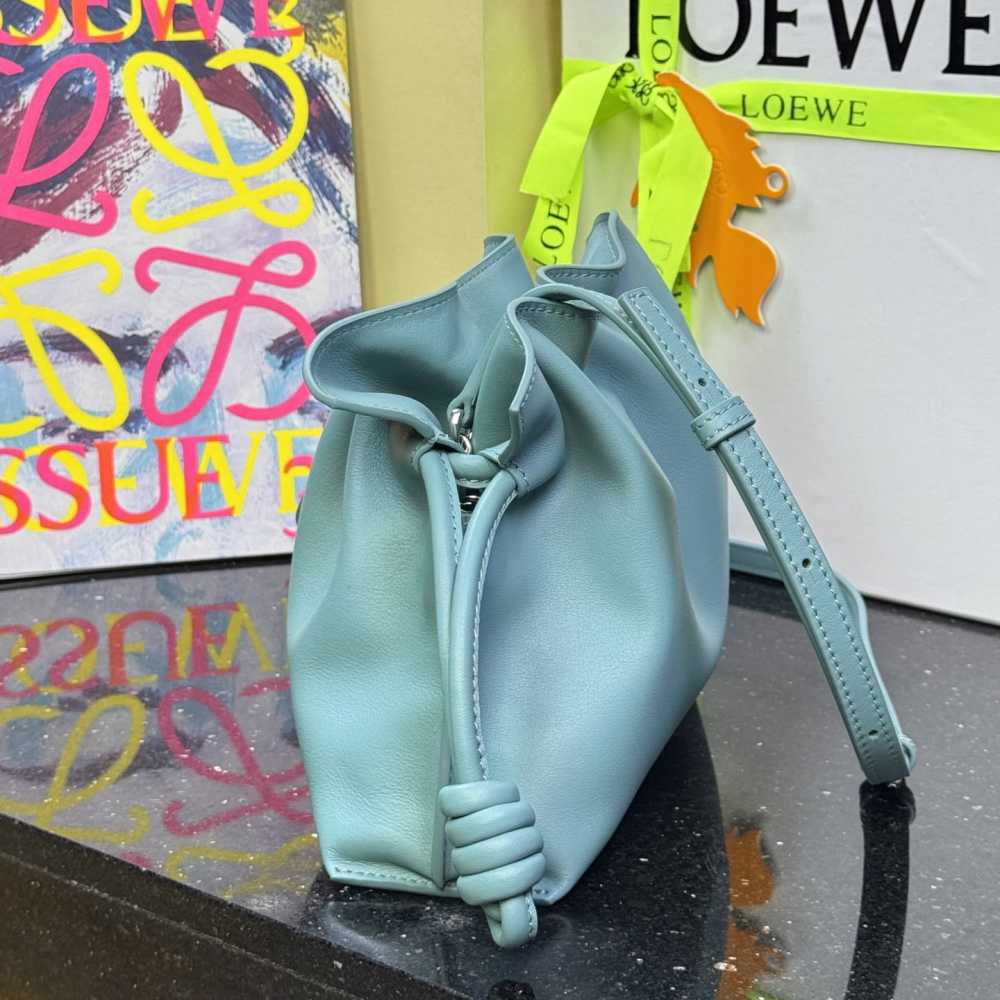 高仿Loewe*Flamenco系列4412小牛皮雲朵包水藍色小號免檢版