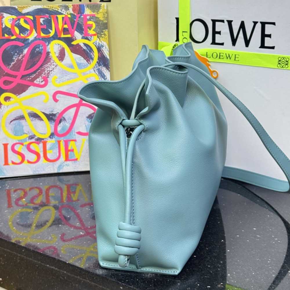 高仿Loewe*Flamenco系列4412小牛皮雲朵包水藍色中號免檢版