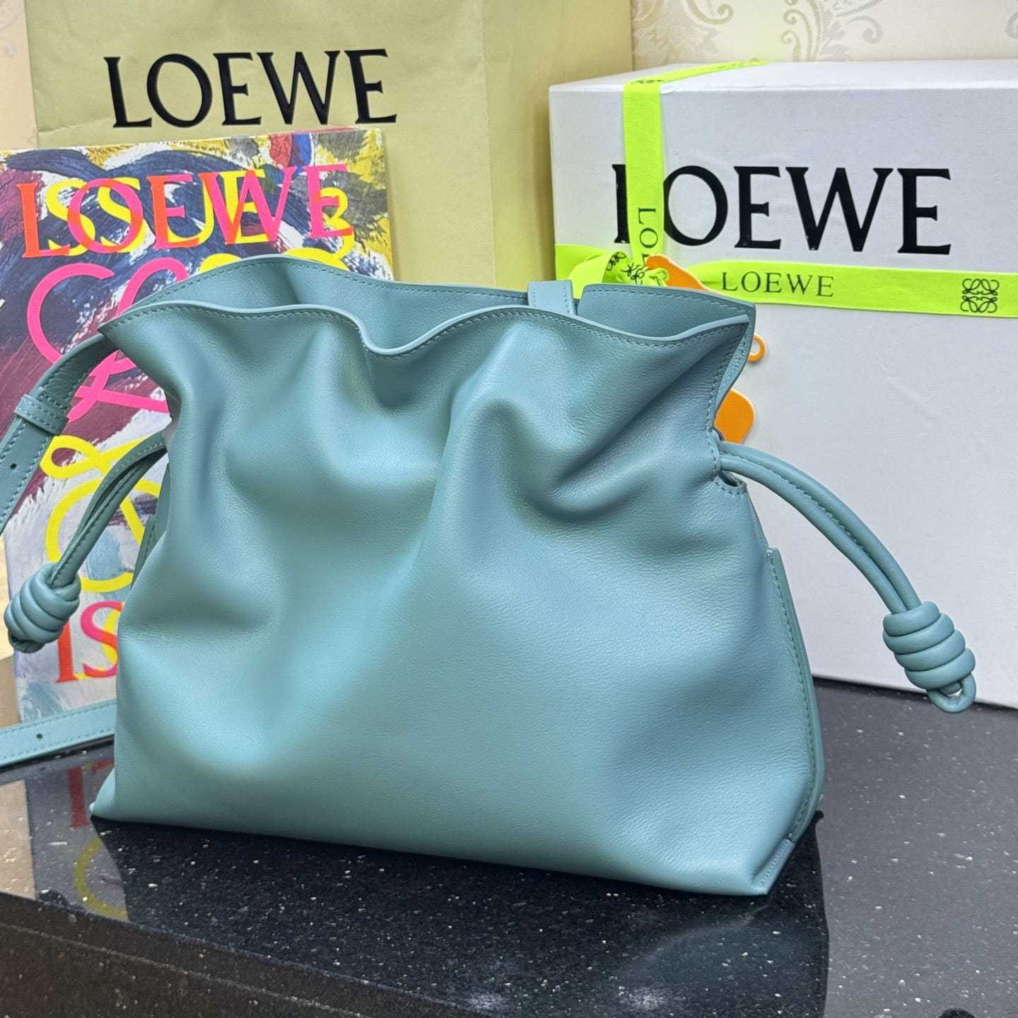 高仿Loewe*Flamenco系列4412小牛皮雲朵包水藍色中號免檢版