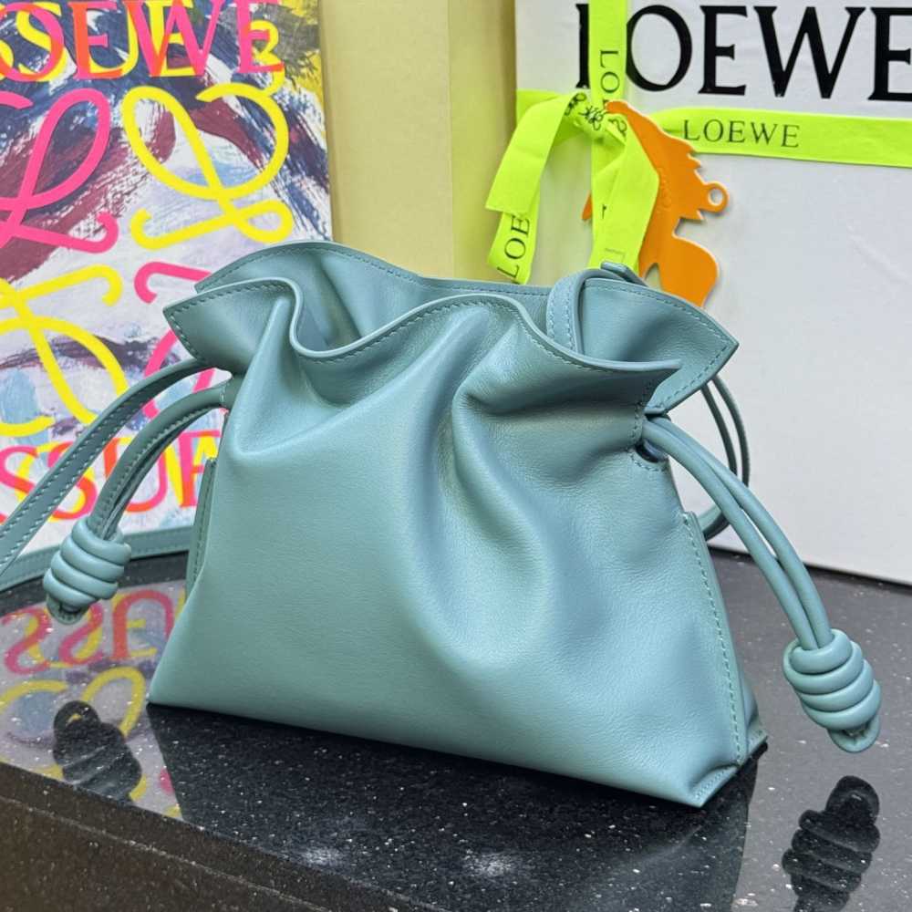 高仿Loewe*Flamenco系列4412小牛皮雲朵包水藍色小號免檢版