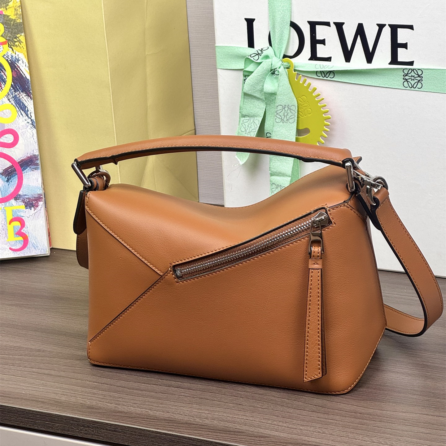 高仿Loewe*Puzzle系列2530單肩包小牛皮棕褐色小號免檢版
