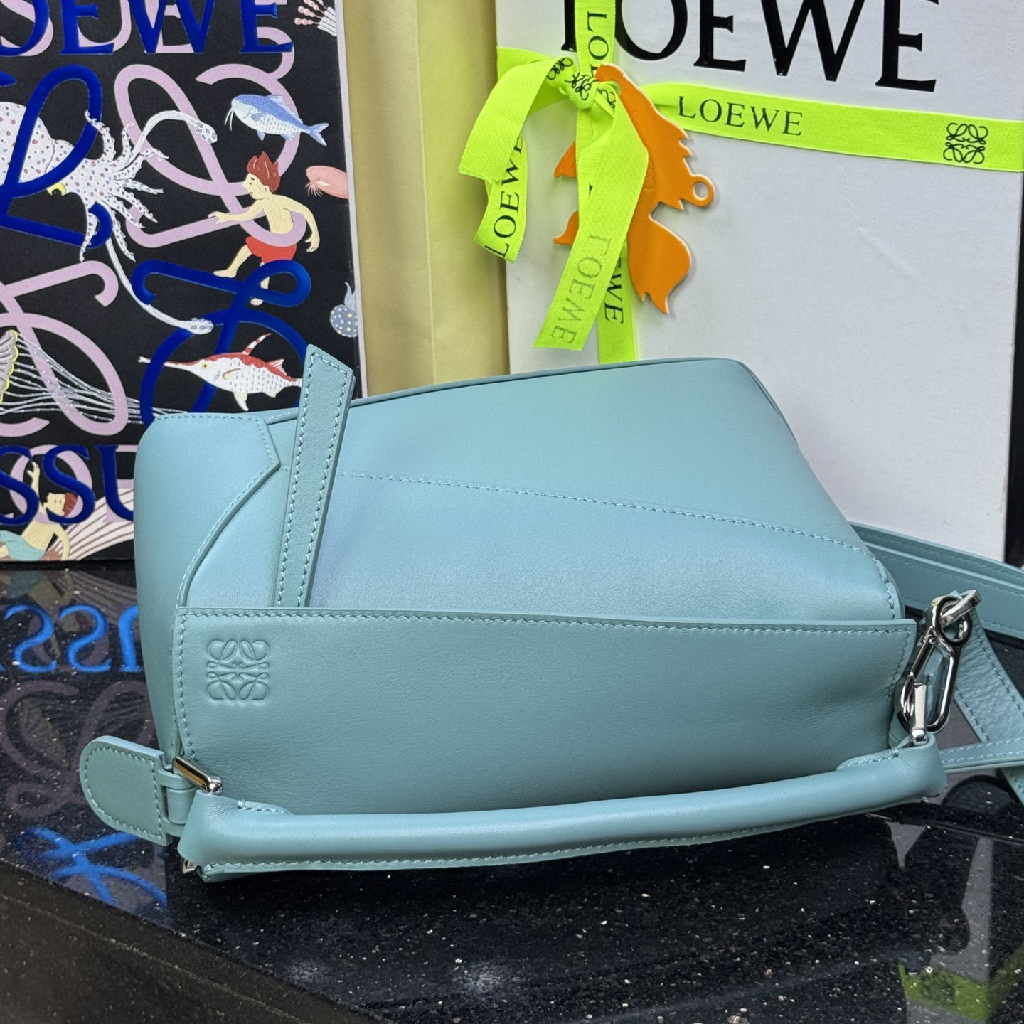 高仿Loewe*Puzzle系列4412單肩包小牛皮水藍色小號免檢版