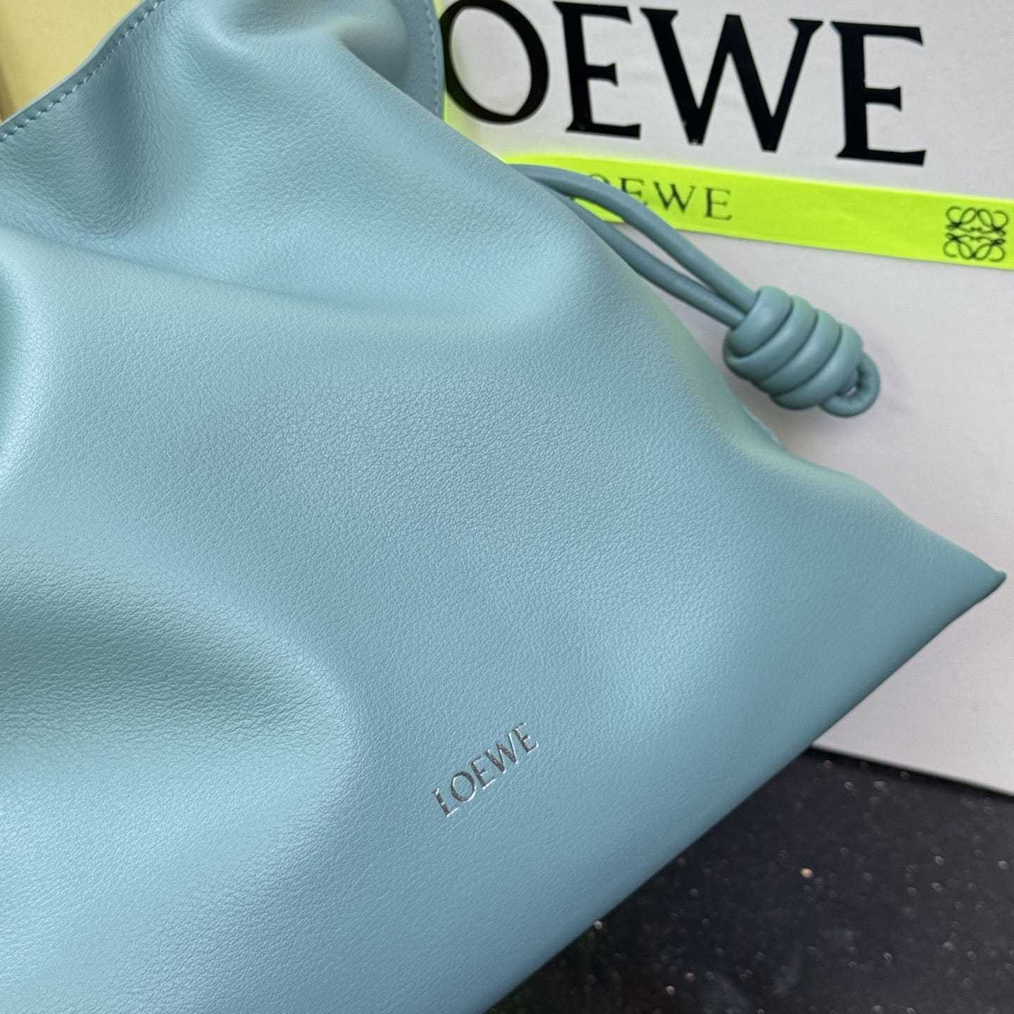 高仿Loewe*Flamenco系列4412小牛皮雲朵包水藍色中號免檢版