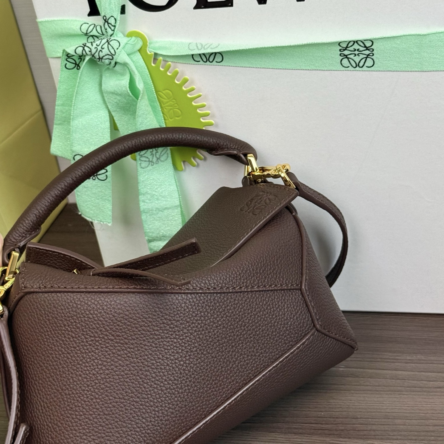 高仿Loewe*Puzzle系列0018單肩包小羊皮深栗色Mini免檢版