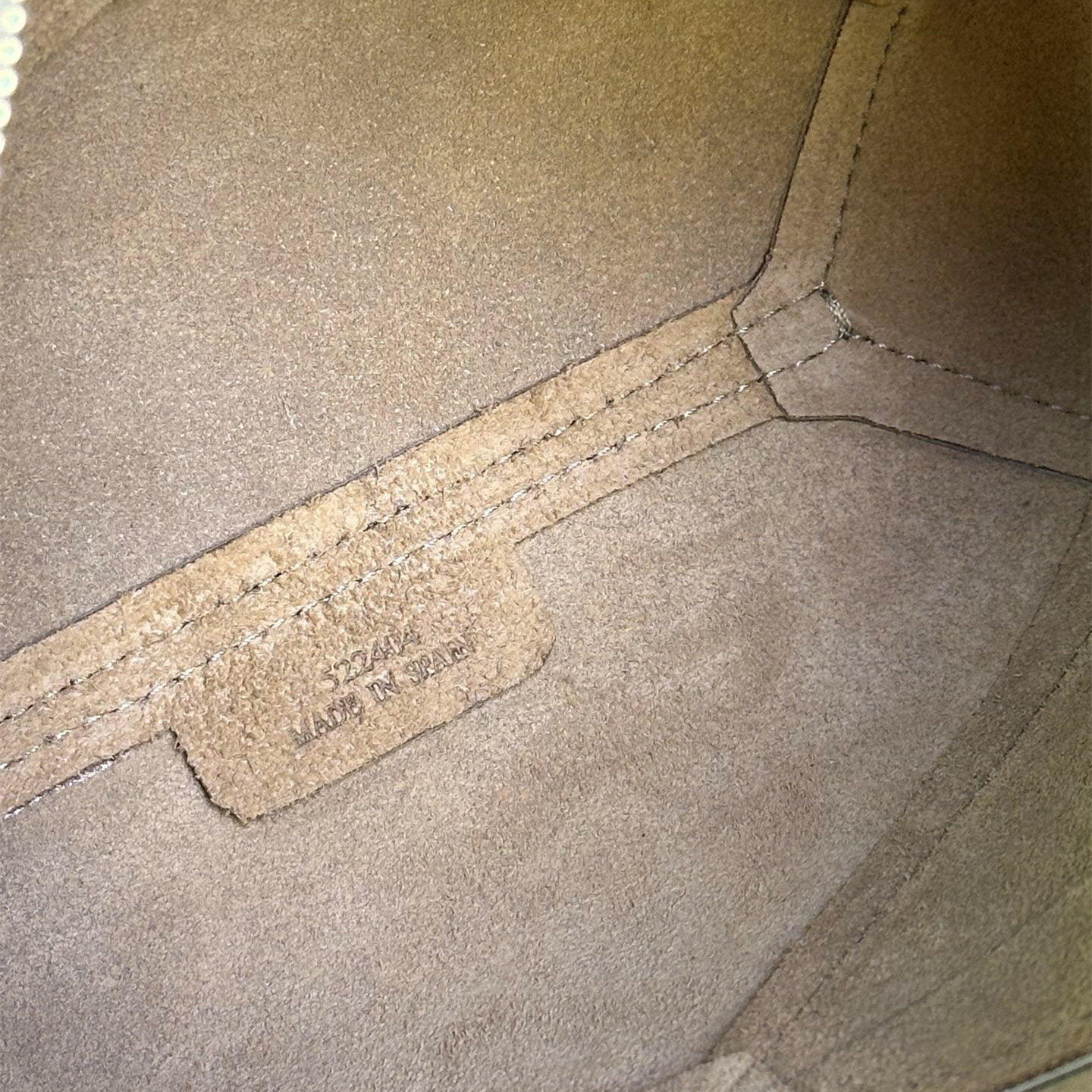 高仿Loewe*Fold系列9584小牛皮手提單肩包黏土綠免檢版
