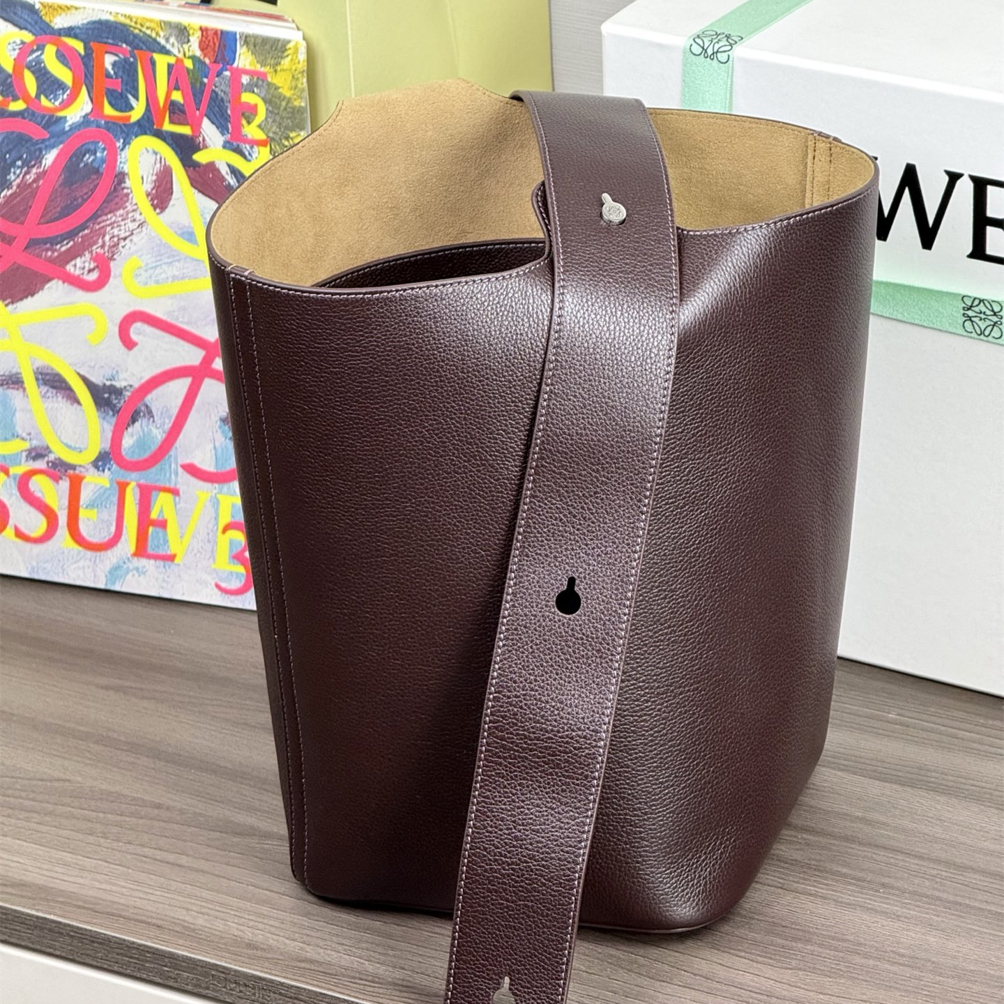 高仿Loewe*Bucket系列3468水桶袋牛血色大號免檢版