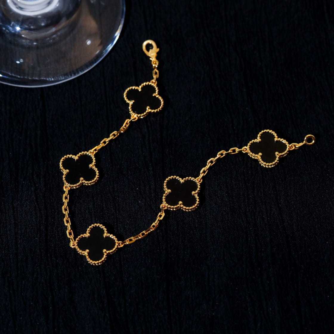 高仿首飾VanCleef&Arpels*RA41300黑瑪瑙黃金手鏈