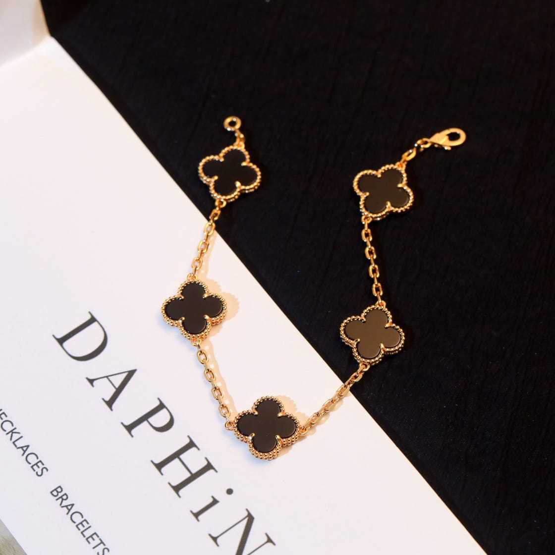 高仿首飾VanCleef&Arpels*RA41300黑瑪瑙黃金手鏈