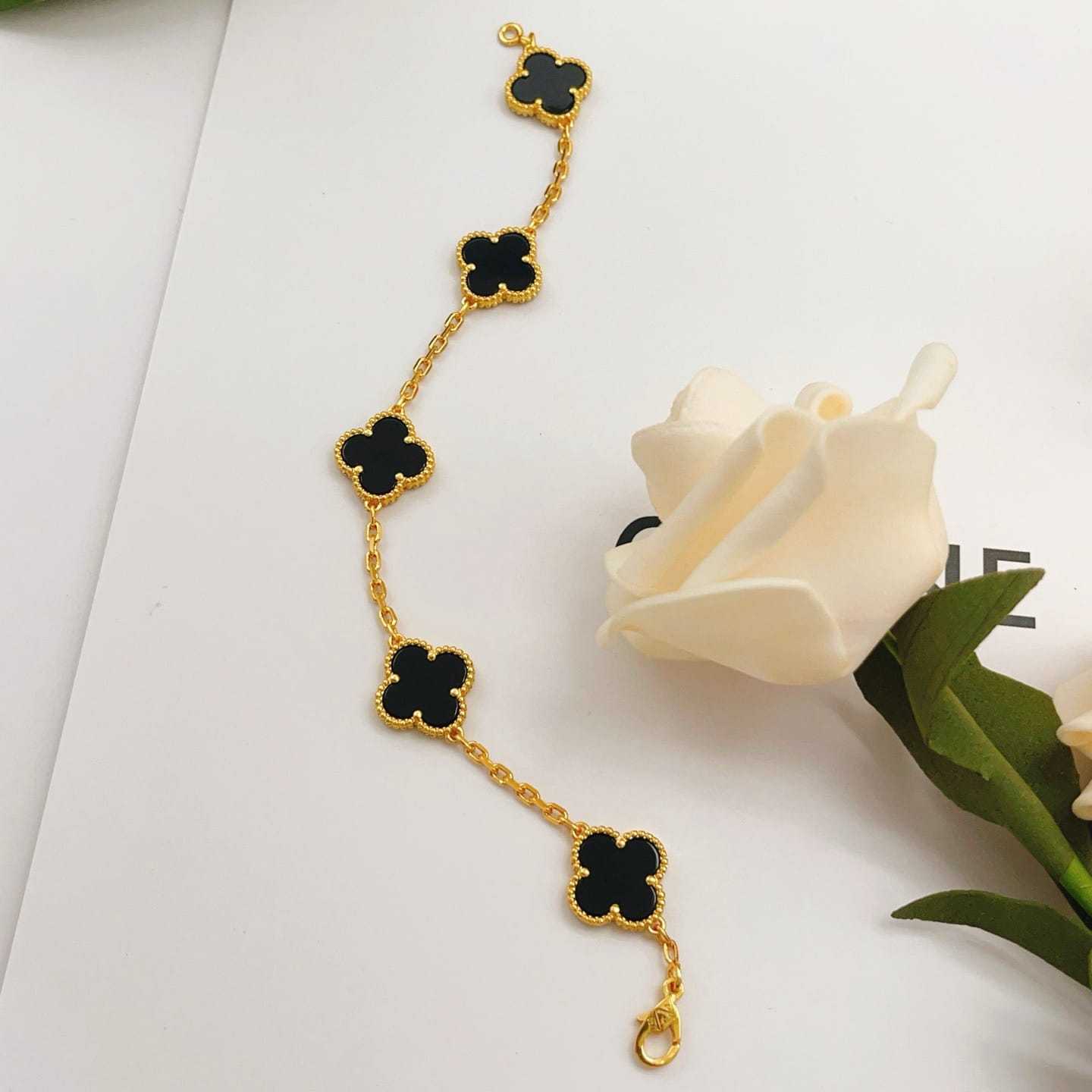 高仿首飾VanCleef&Arpels*RA41300黑瑪瑙黃金手鏈