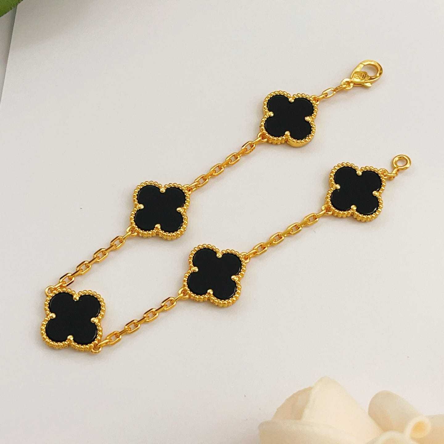 高仿首飾VanCleef&Arpels*RA41300黑瑪瑙黃金手鏈