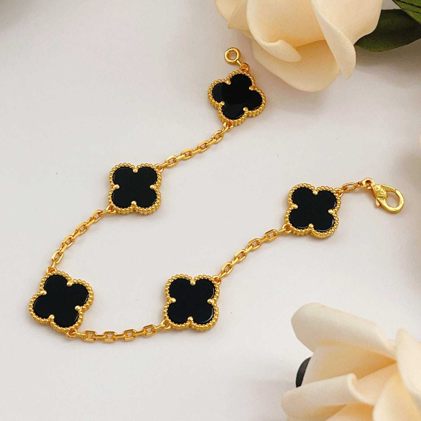 高仿首飾VanCleef&Arpels*RA41300黑瑪瑙黃金手鏈