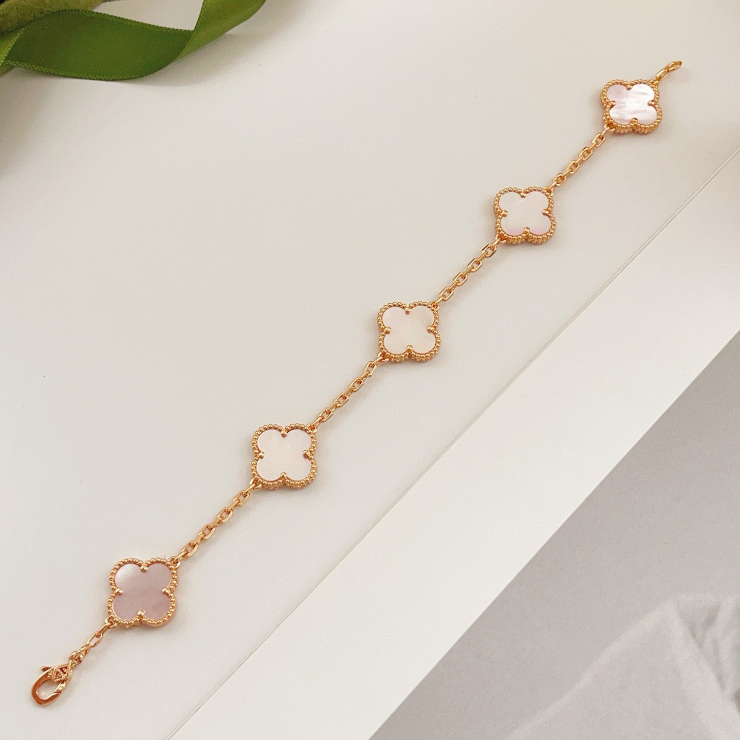 高仿首飾VanCleef&Arpels*RP39D00水晶石黃金手鏈