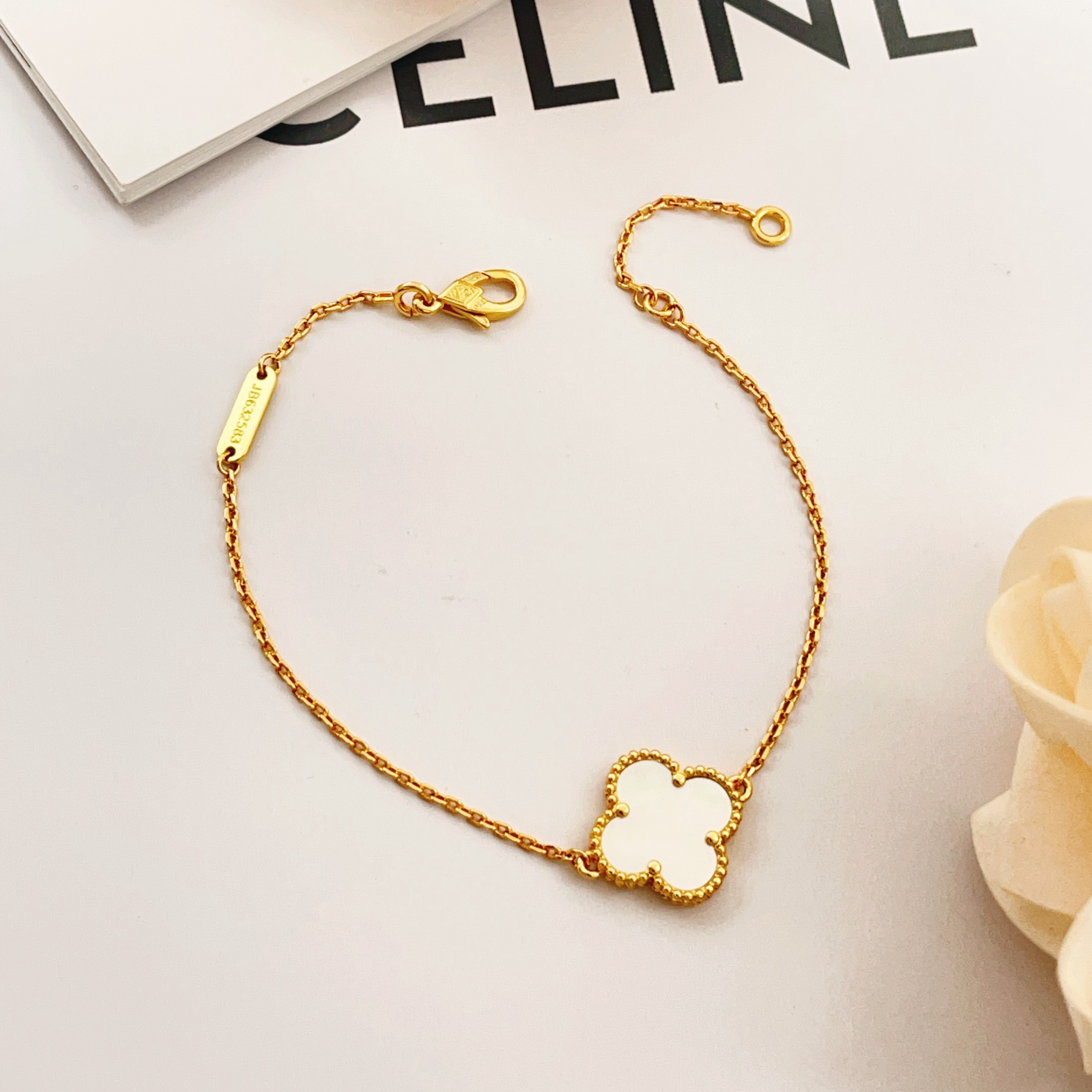 高仿首飾VanCleef&Arpels*RF68800單花貝母黃金金手鏈