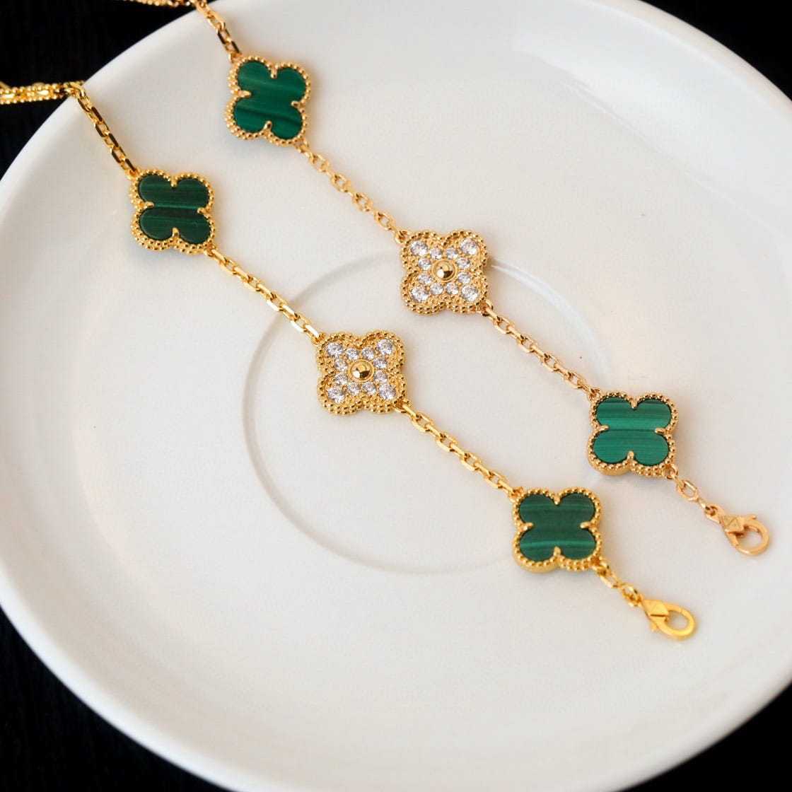 高仿首飾VanCleef&Arpels*RO7GQ00孔雀綠鑽石黃金手鏈