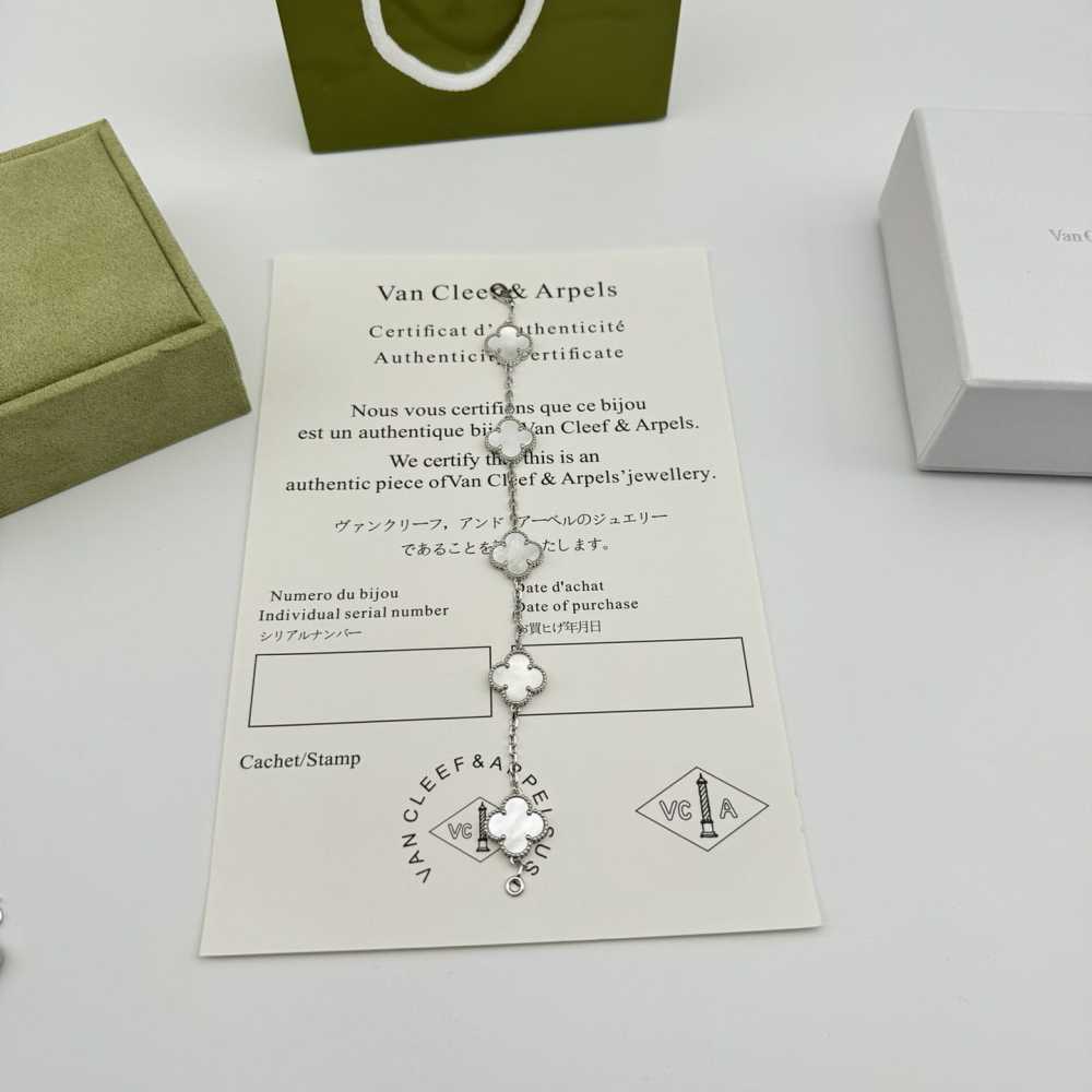 高仿首飾VanCleef&Arpels*RF48400貝母白金手鏈