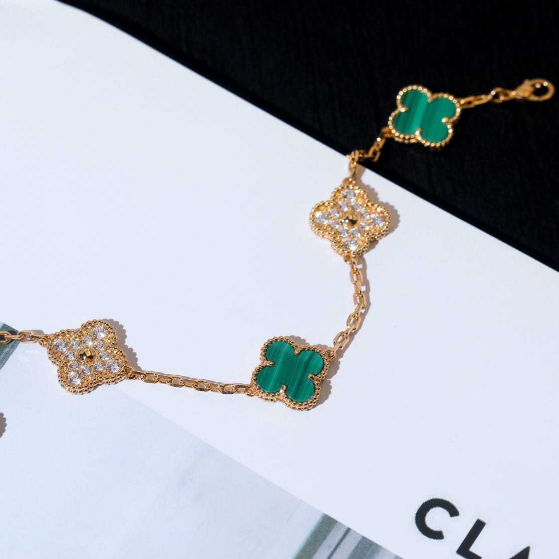 高仿首飾VanCleef&Arpels*RO7GQ00孔雀綠鑽石黃金手鏈