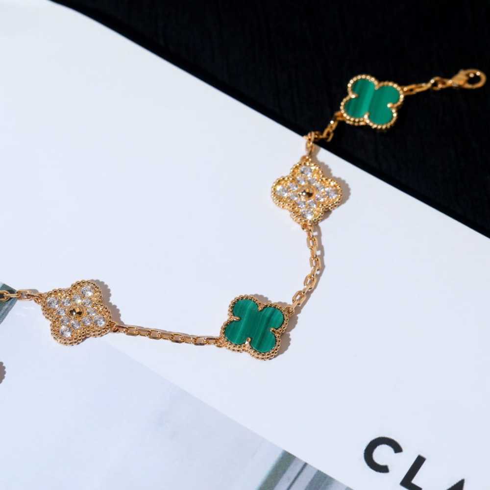 高仿首飾VanCleef&Arpels*RO7GQ00孔雀綠鑽石黃金手鏈