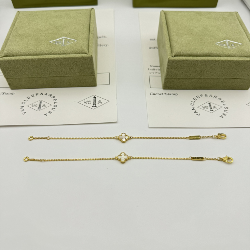 高仿首飾VanCleef&Arpels*RF68800單花貝母黃金金手鏈