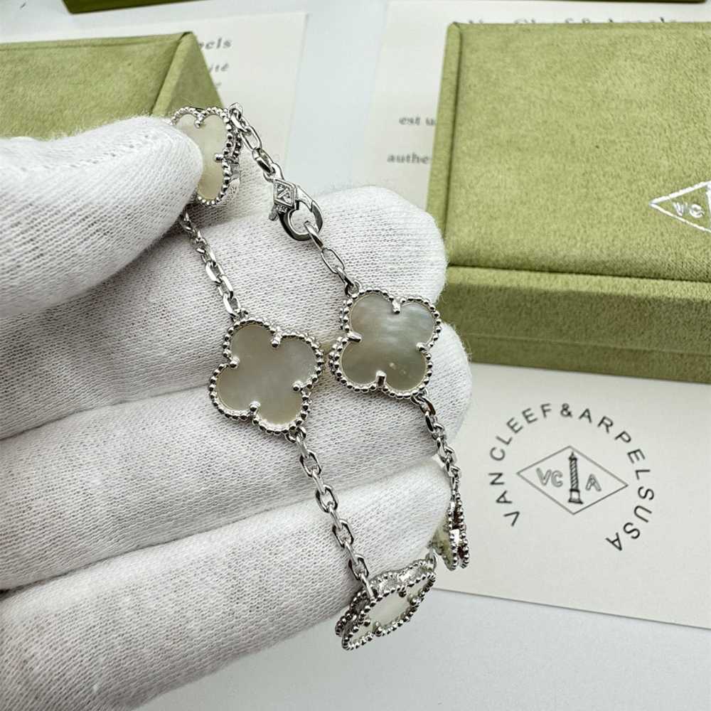 高仿首飾VanCleef&Arpels*RF48400貝母白金手鏈