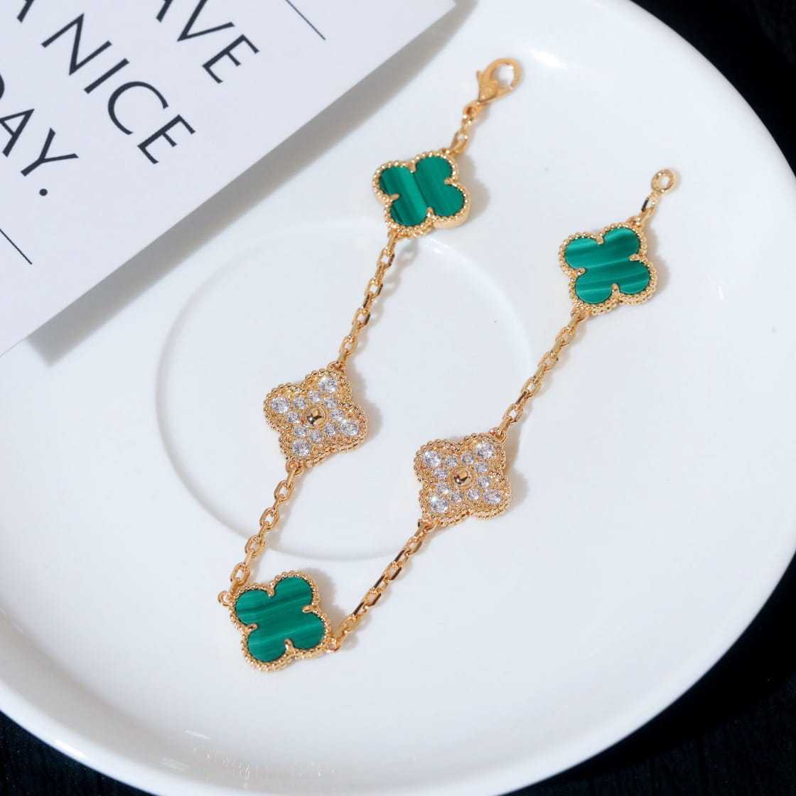 高仿首飾VanCleef&Arpels*RO7GQ00孔雀綠鑽石黃金手鏈