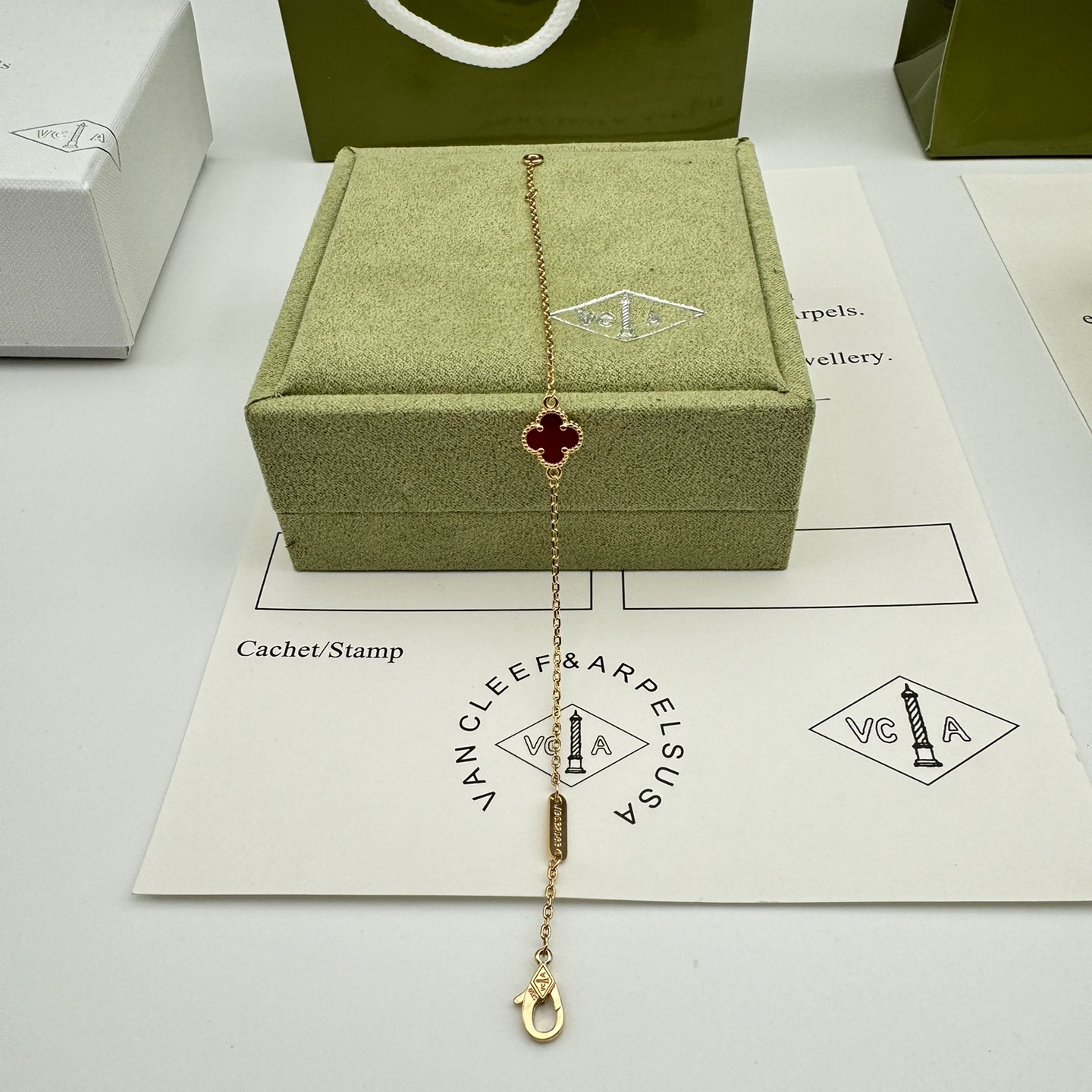 高仿首飾VanCleef&Arpels*RN59K00單花玫瑰金金手鏈