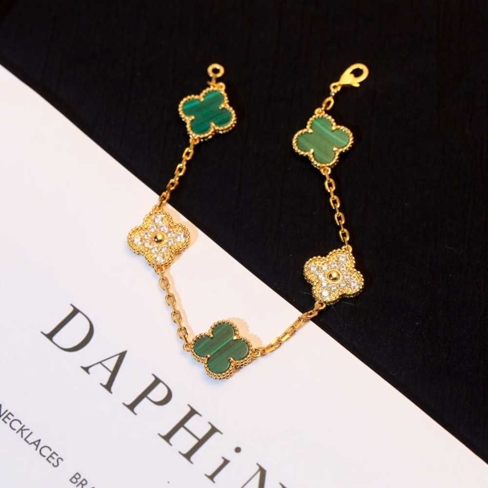高仿首飾VanCleef&Arpels*RO7GQ00孔雀綠鑽石黃金手鏈
