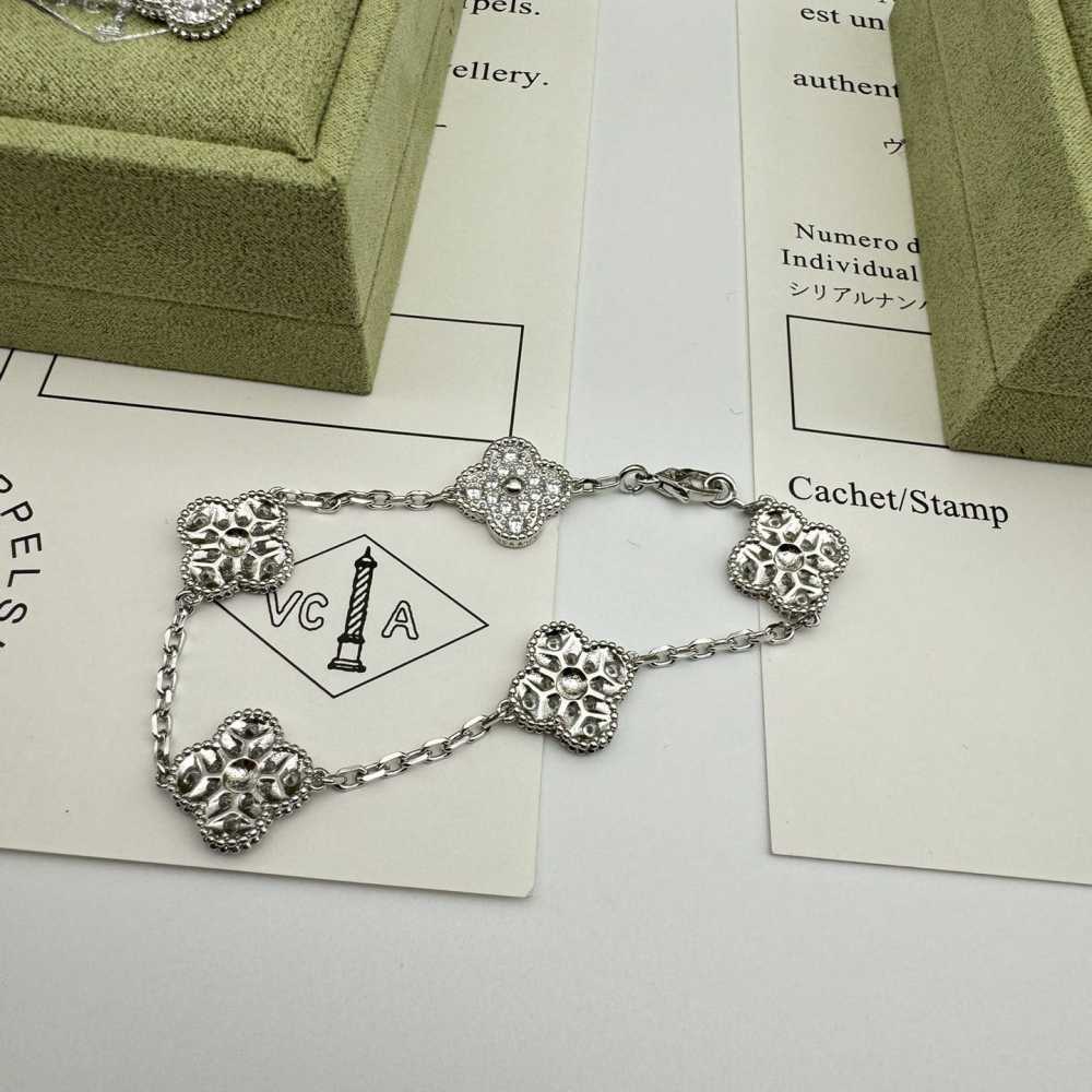 高仿首飾VanCleef&Arpels*RA415000五花滿鑽白金手鏈