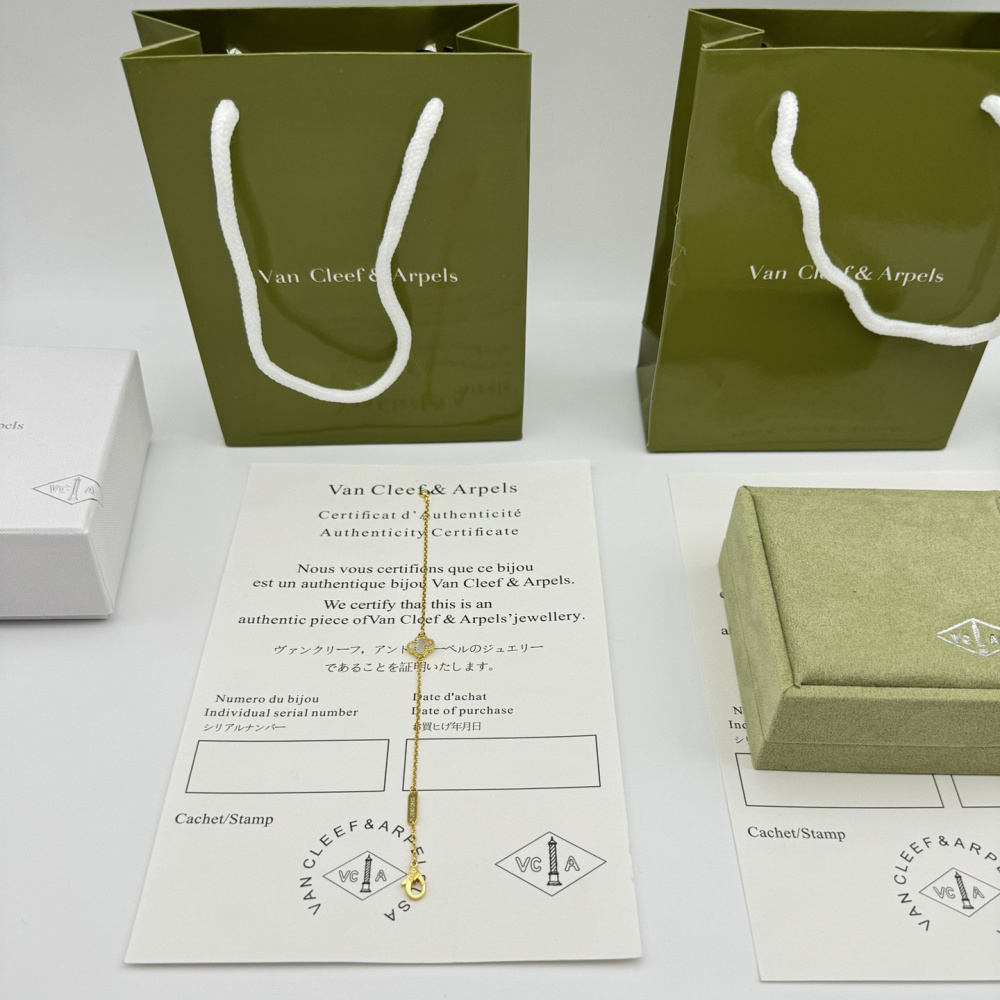 高仿首飾VanCleef&Arpels*RF68800單花貝母黃金金手鏈