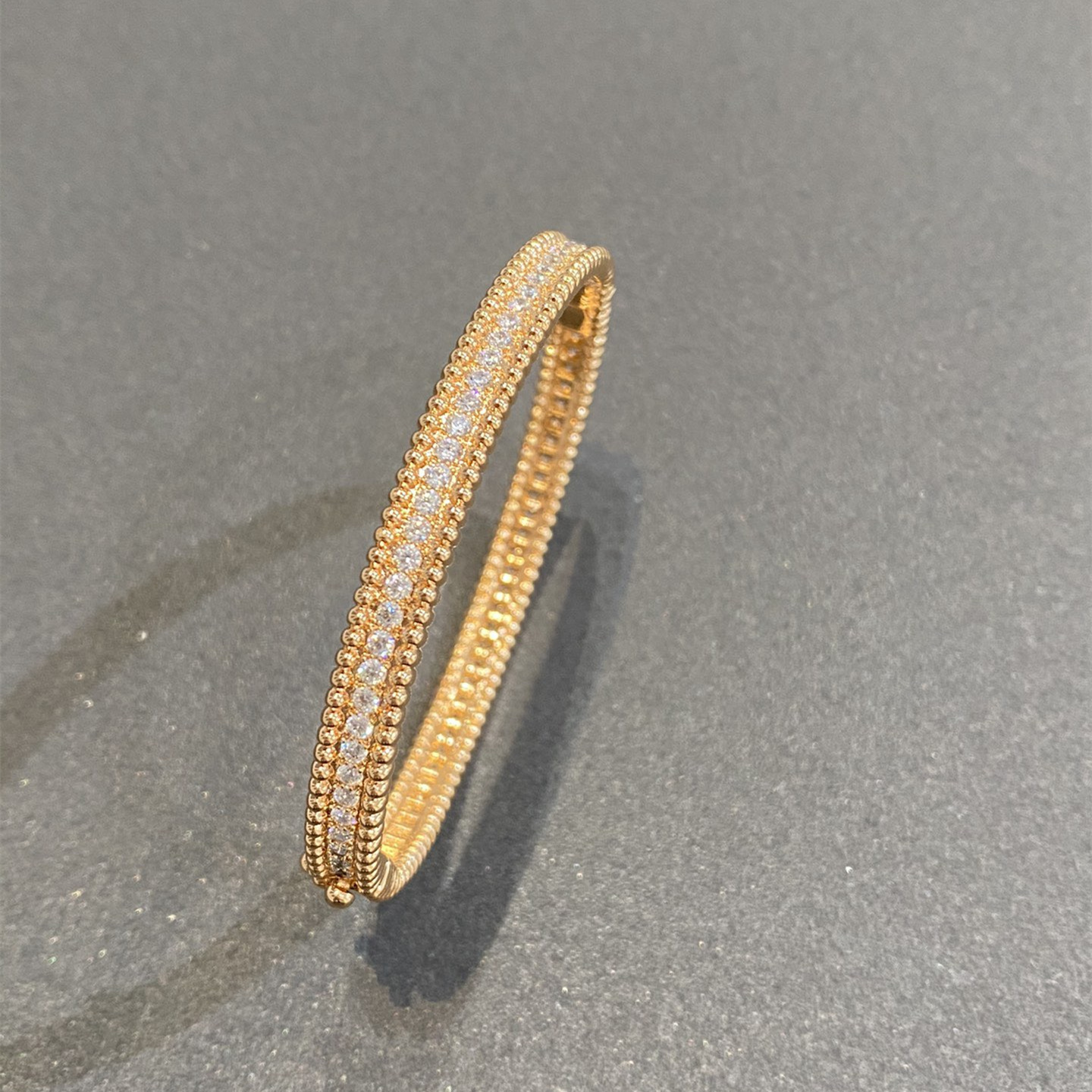 高仿首飾VanCleef&Arpels*RP27D00單排鑲鑽玫瑰金手鐲