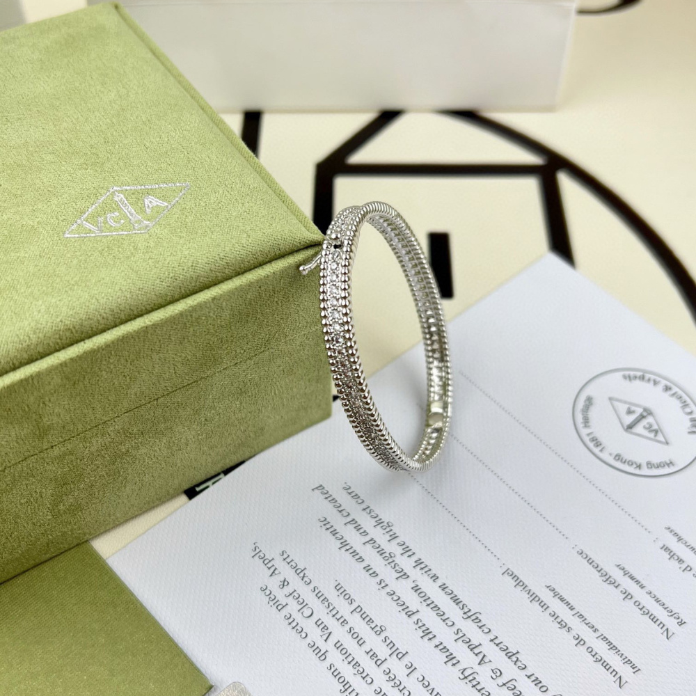 高仿首飾VanCleef&Arpels*RP27H00單排鑲鑽白金手鐲