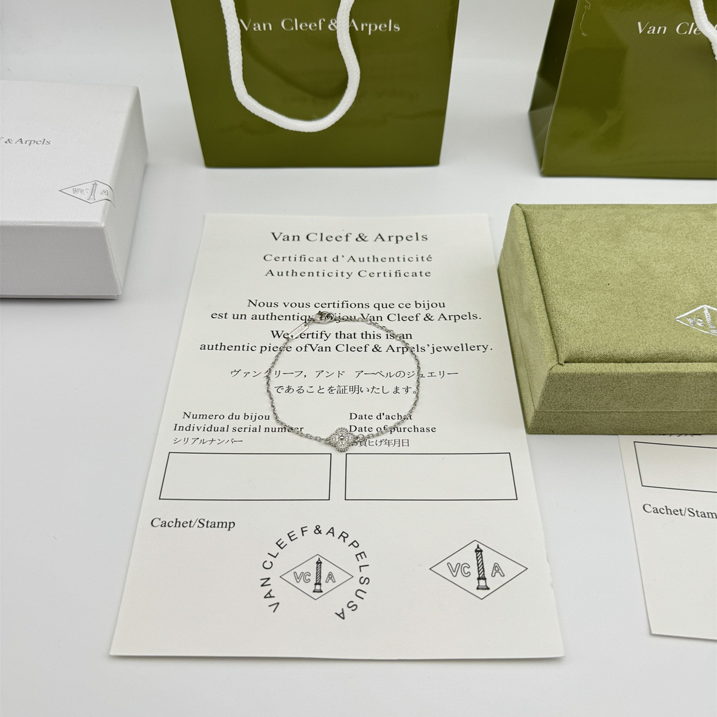 高仿首飾VanCleef&Arpels*RO85600鑽石單花白金手鏈