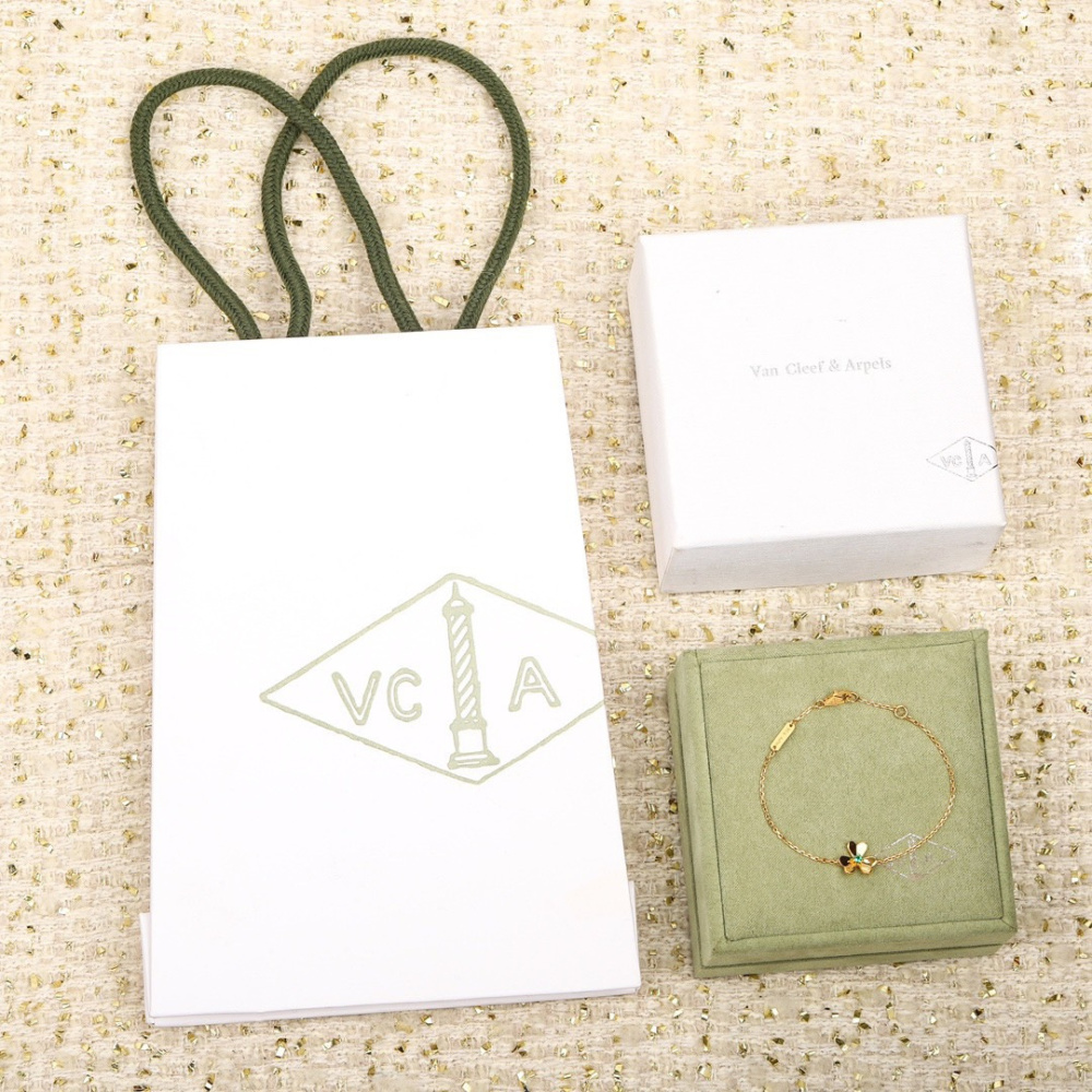 高仿首飾VanCleef&Arpels*RP7SC00三葉草祖母綠黃金手鏈