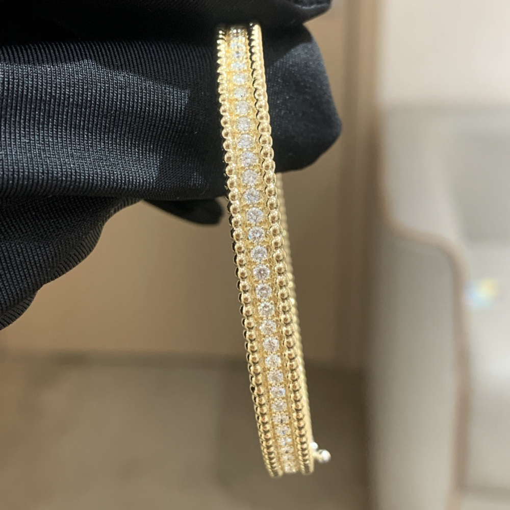 高仿首飾VanCleef&Arpels*RP27A00單排鑲鑽黃金手鐲