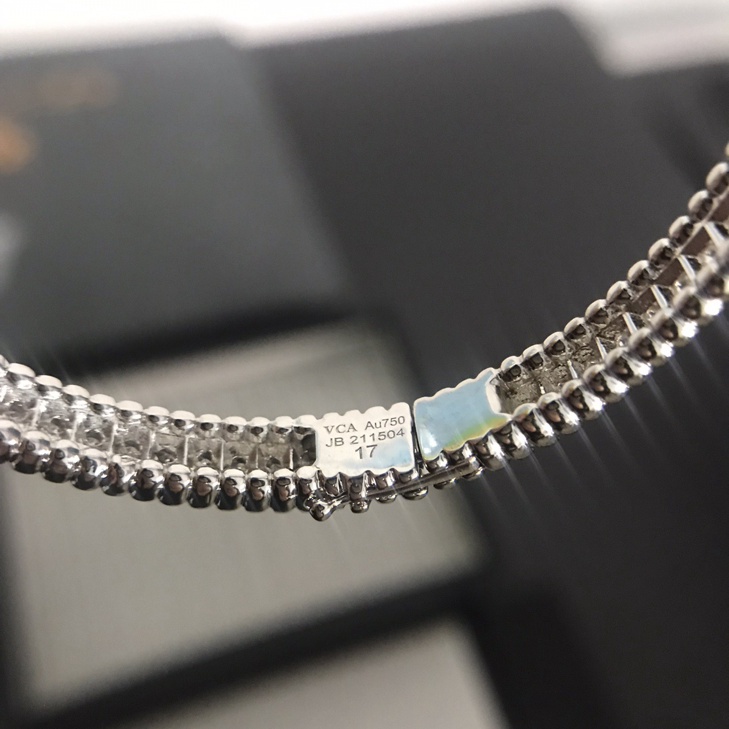 高仿首飾VanCleef&Arpels*RP27H00單排鑲鑽白金手鐲