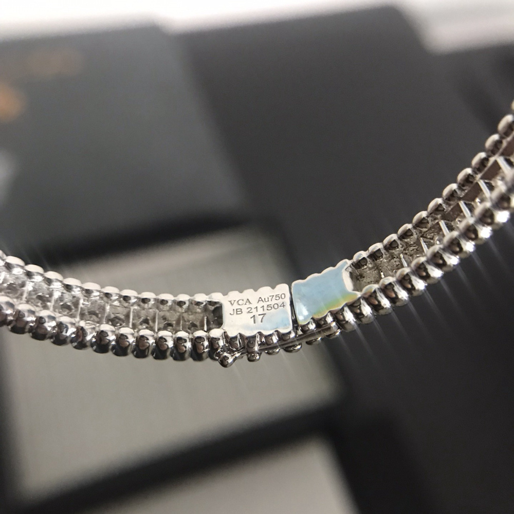 高仿首飾VanCleef&Arpels*RP27H00單排鑲鑽白金手鐲