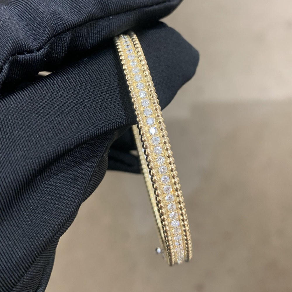 高仿首飾VanCleef&Arpels*RP27A00單排鑲鑽黃金手鐲