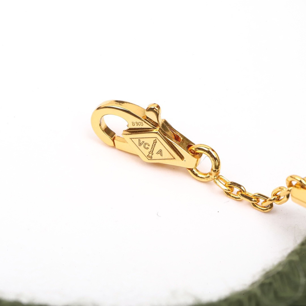 高仿首飾VanCleef&Arpels*RP7SC00三葉草祖母綠黃金手鏈