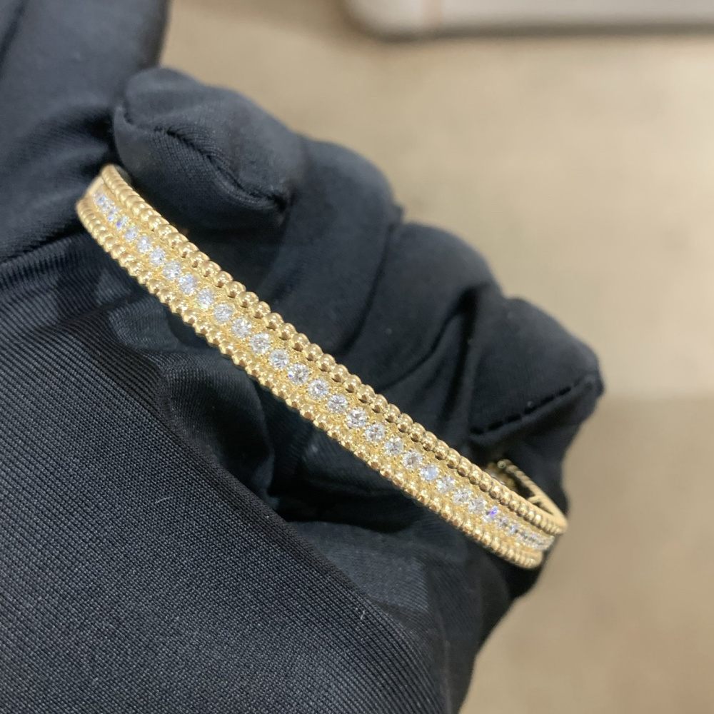 高仿首飾VanCleef&Arpels*RP27A00單排鑲鑽黃金手鐲