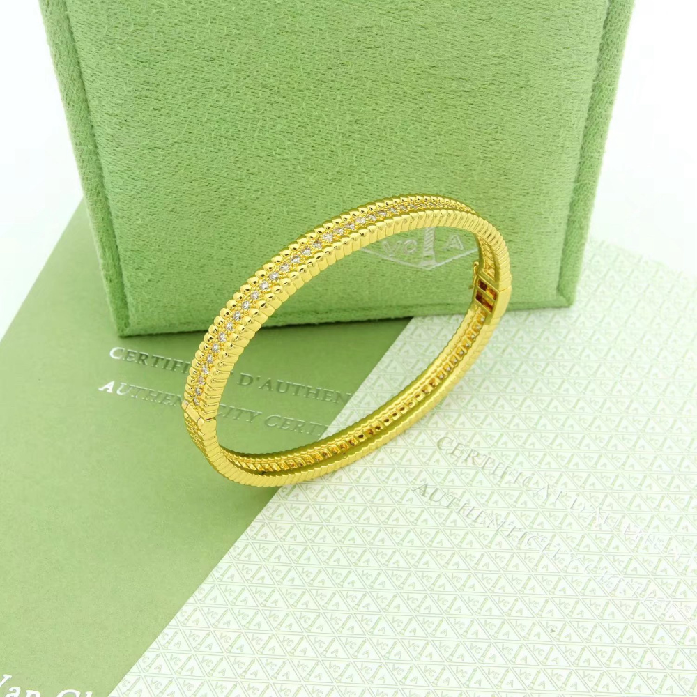 高仿首飾VanCleef&Arpels*RP27A00單排鑲鑽黃金手鐲