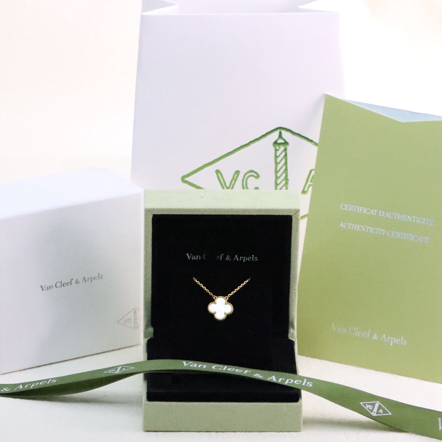 高仿首飾VanCleef&Arpels*RA45900貝母黃金金項鏈