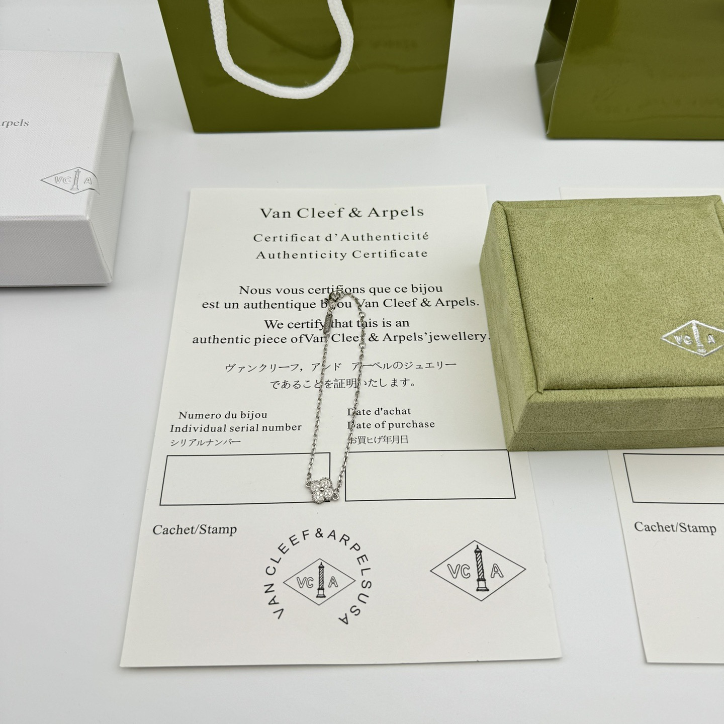 高仿首飾VanCleef&Arpels*RO85600鑽石單花白金手鏈
