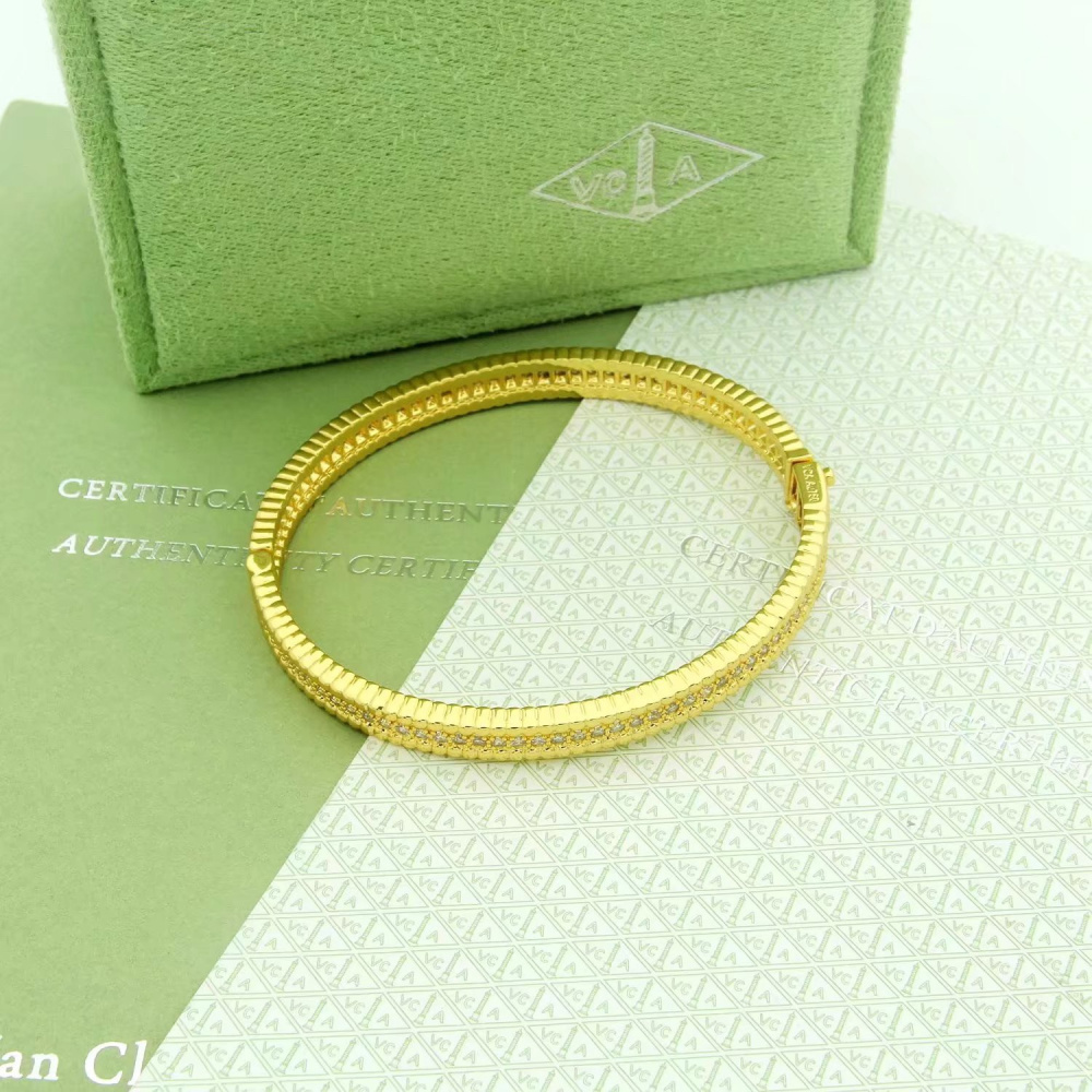 高仿首飾VanCleef&Arpels*RP27A00單排鑲鑽黃金手鐲