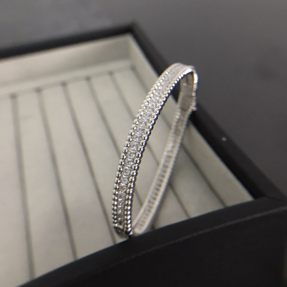 高仿首飾VanCleef&Arpels*RP27H00單排鑲鑽白金手鐲