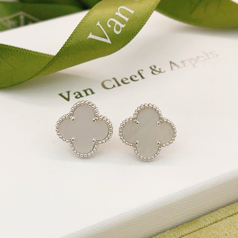 高仿首飾VanCleef&Arpels*RF48600貝母耳釘白金款大號